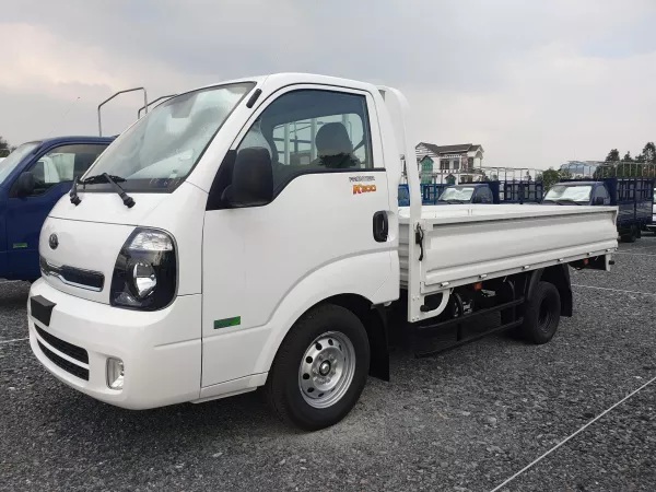 Dịch vụ thay Kính chắn gió xe tải KIA 1.9 tấn tận nơi